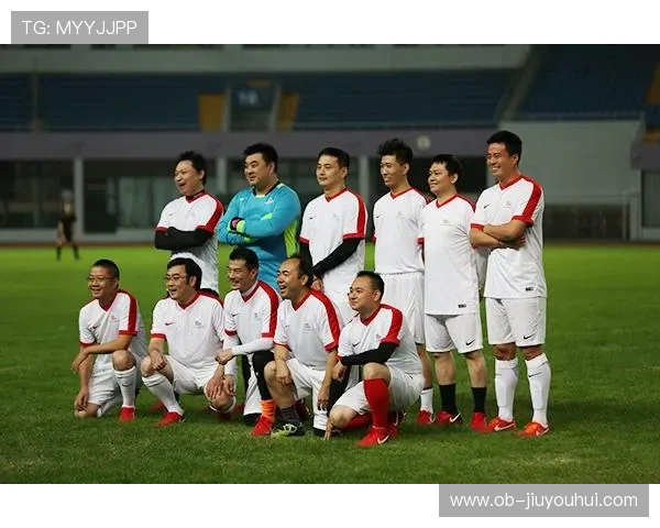 血战绿茵巅峰对决重现世纪之战荣耀燃动足坛激情时刻